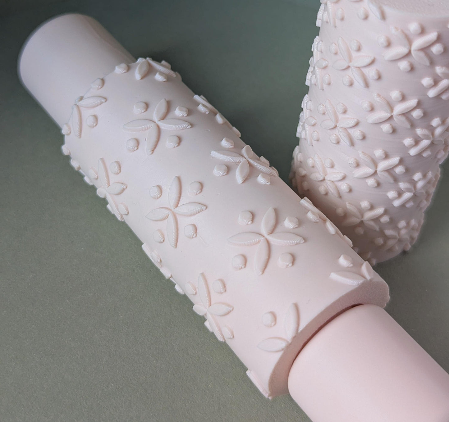 Retro flower dot seamless pattern polymer clay hand roller embossing set