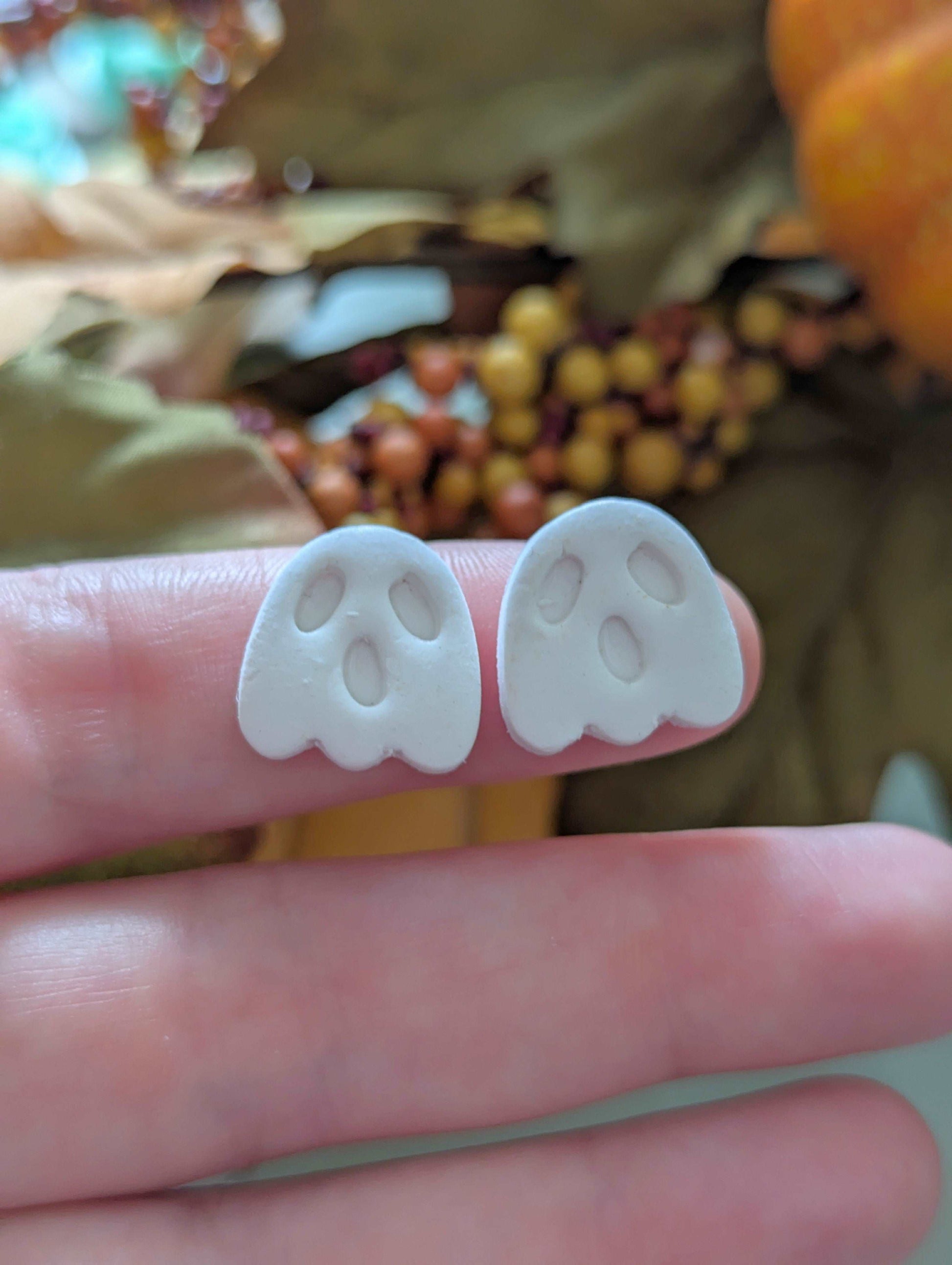 Spooky boo ghost stud or dangle earrings for Halloween - Polymer clay cutter