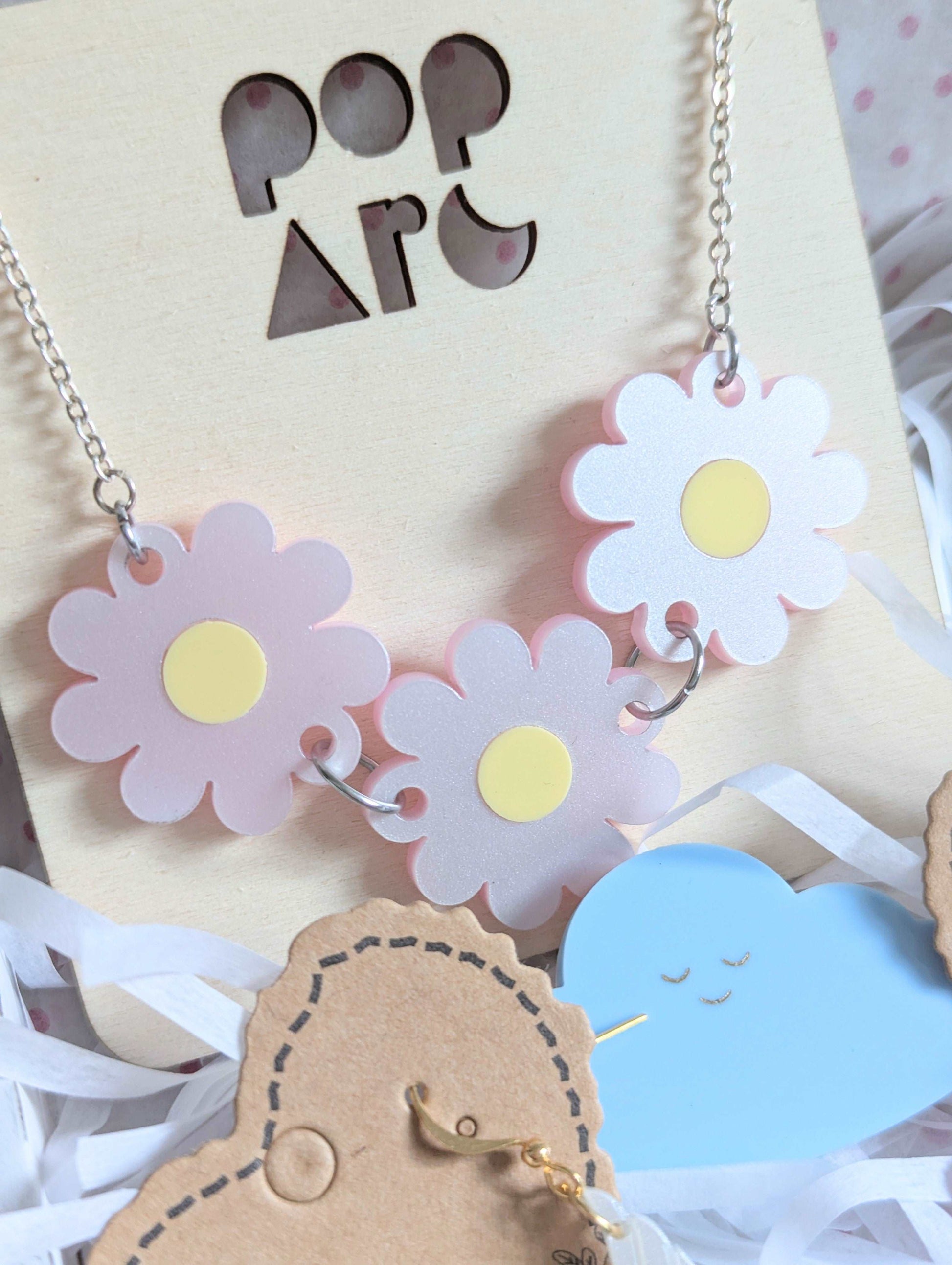 Summer Pink Daisy themed acrylic jewellery gift set, This set includes; acrylic necklace, 925 sterling silver hook dangle earrings, studs and kawaii cloud brooches