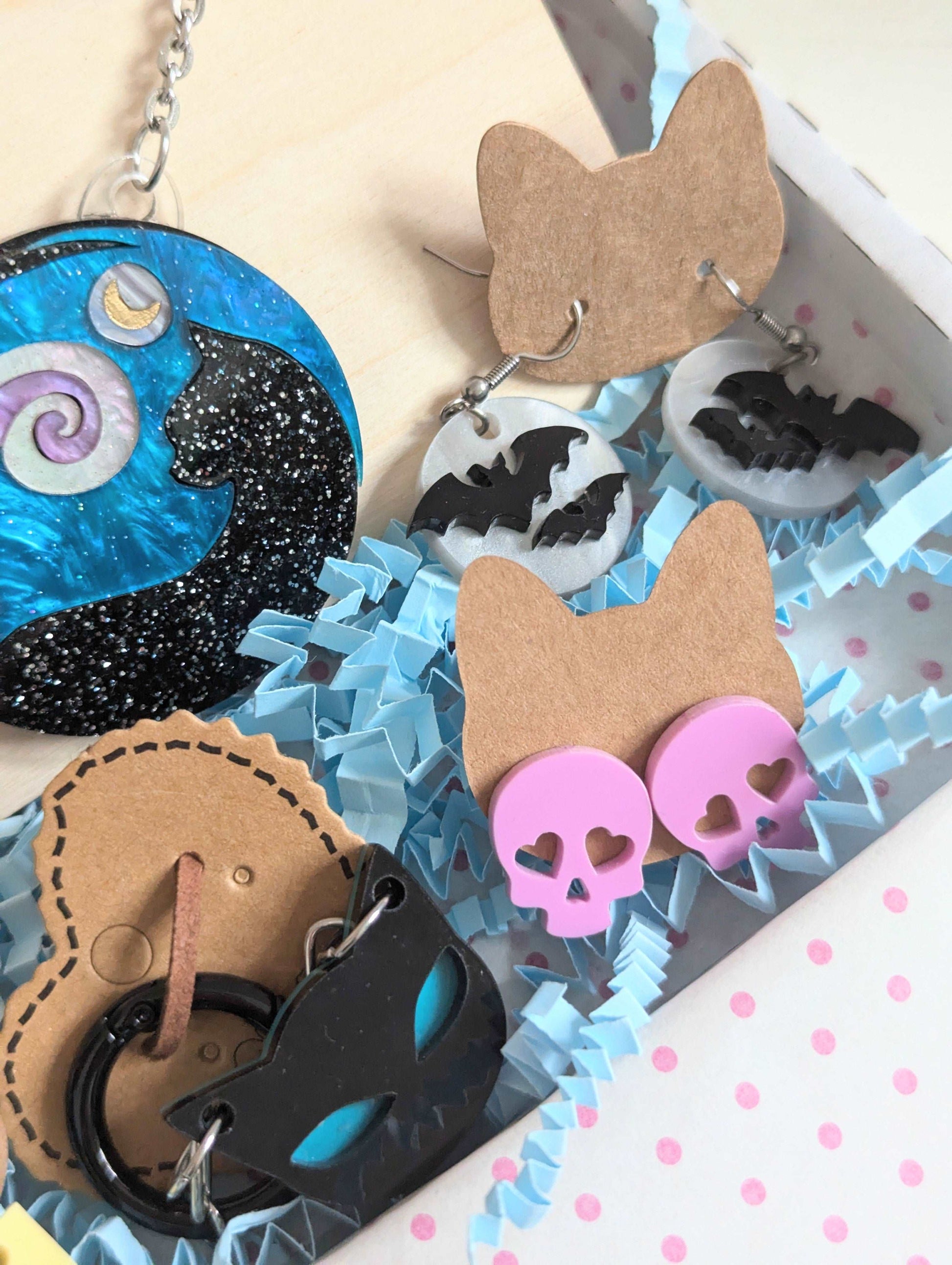 Alternative Cat & Bat themed acrylic jewellery gift box, This set includes; large acrylic bib necklace, dangle earrings, studs and funny cat brooch